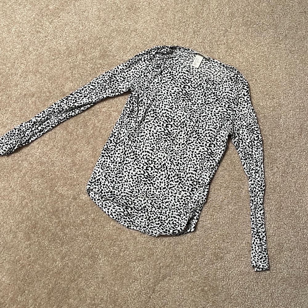 H & M tshirt